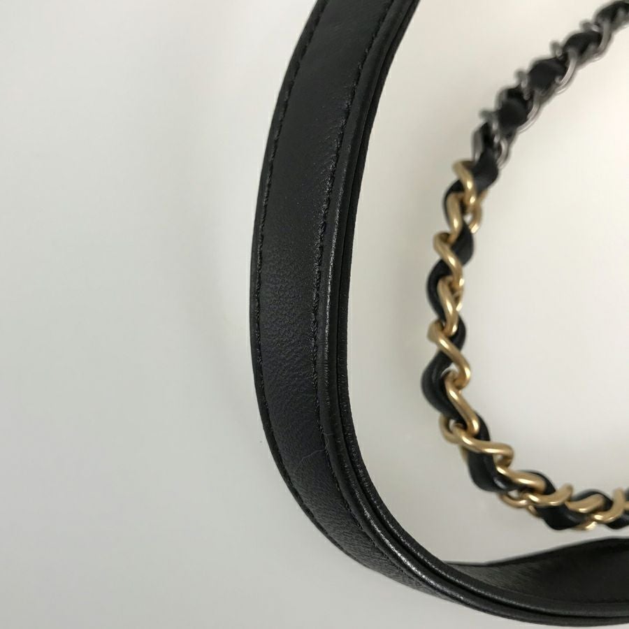 シャネル ショルダーバッグ