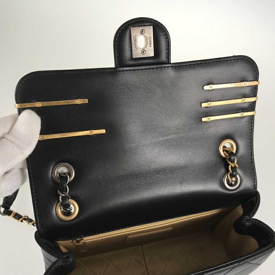 シャネル ショルダーバッグ