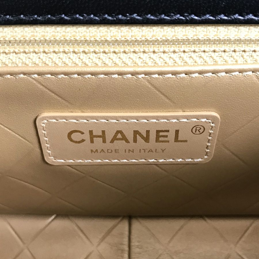 シャネル ショルダーバッグ