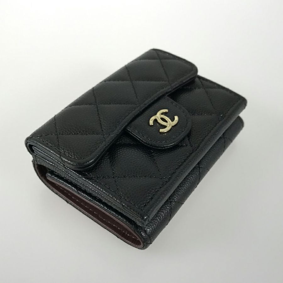 シャネル 三つ折り財布