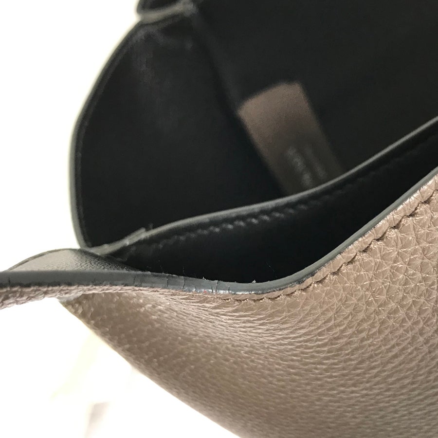 プラダ トートバッグ