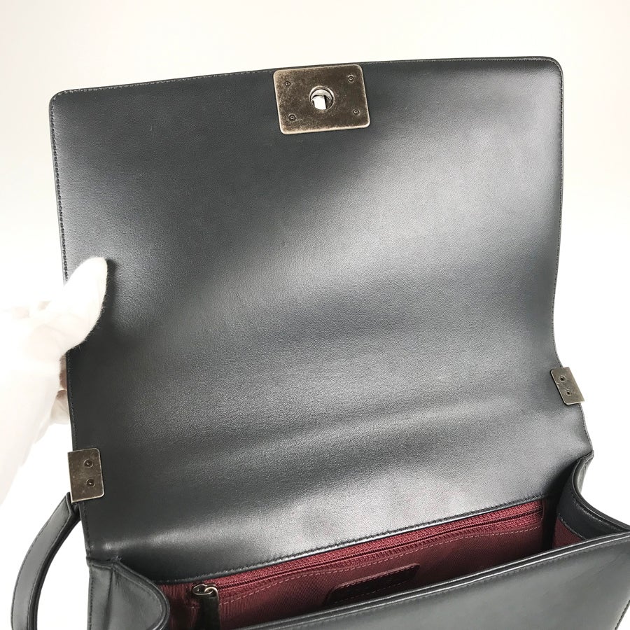 シャネル ショルダーバッグ