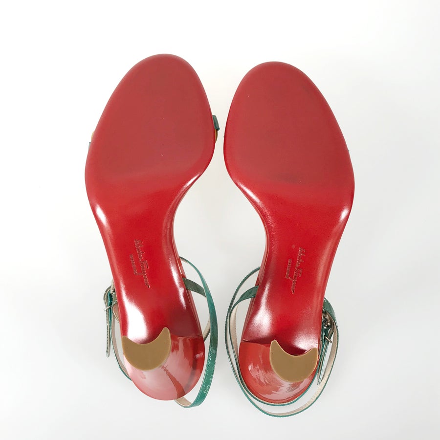 サルヴァトーレフェラガモ レディース サンダル