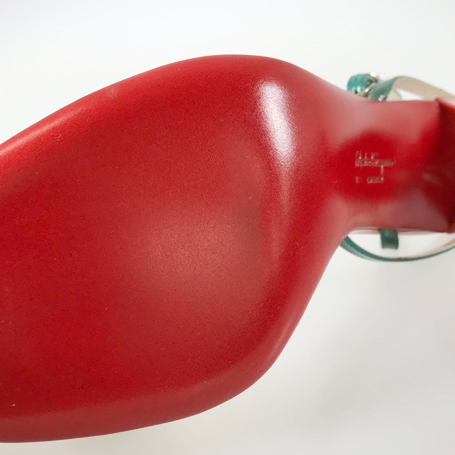 サルヴァトーレフェラガモ レディース サンダル