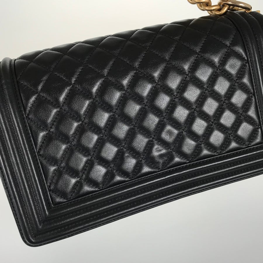 シャネル ショルダーバッグ