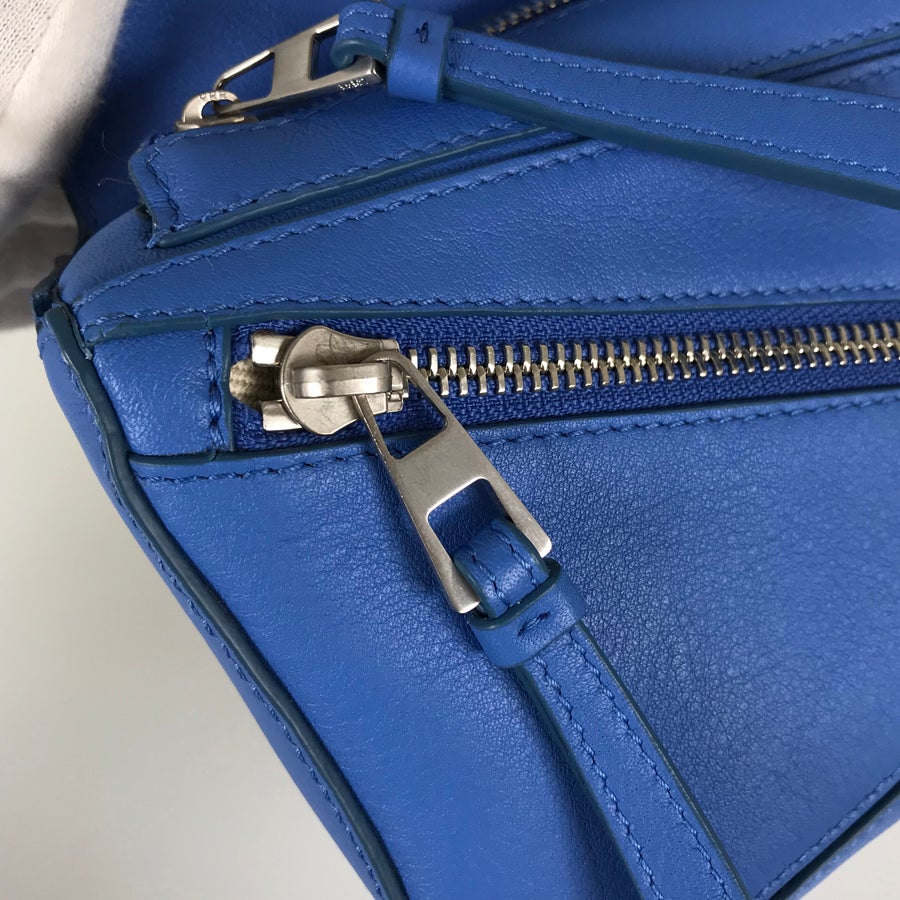 ロエベ ボディバッグ