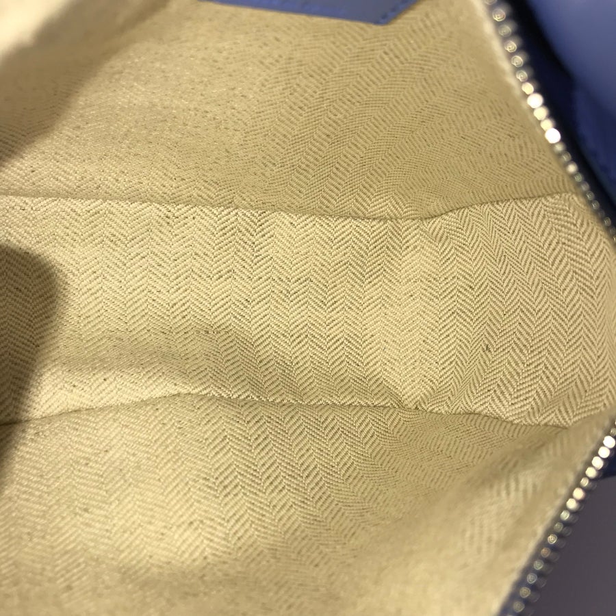 ロエベ ボディバッグ