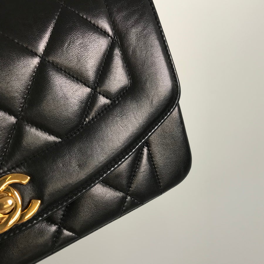 シャネル ショルダーバッグ