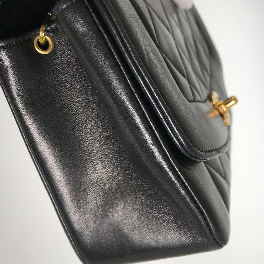 シャネル ショルダーバッグ