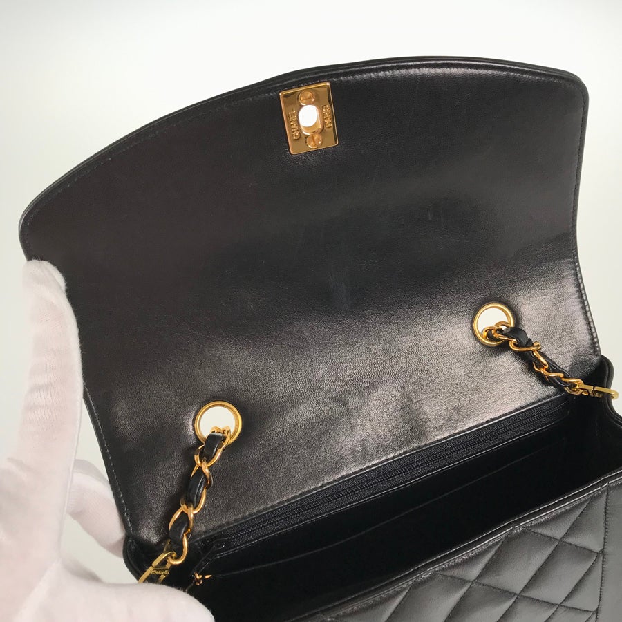 シャネル ショルダーバッグ