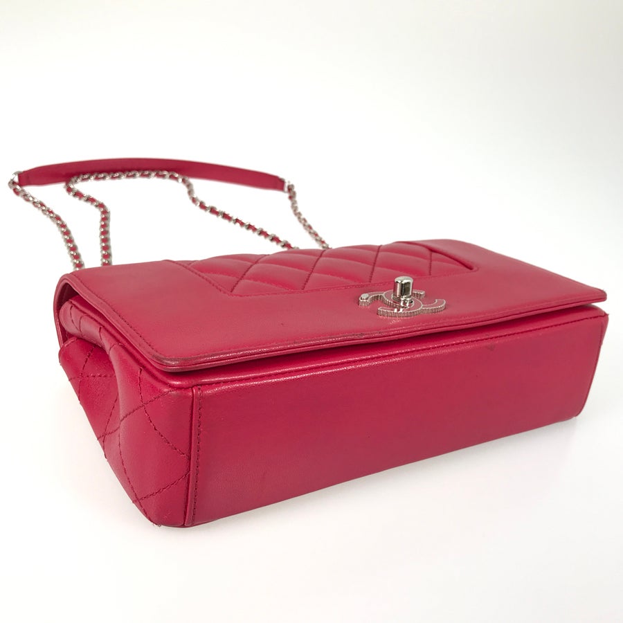 シャネル ショルダーバッグ