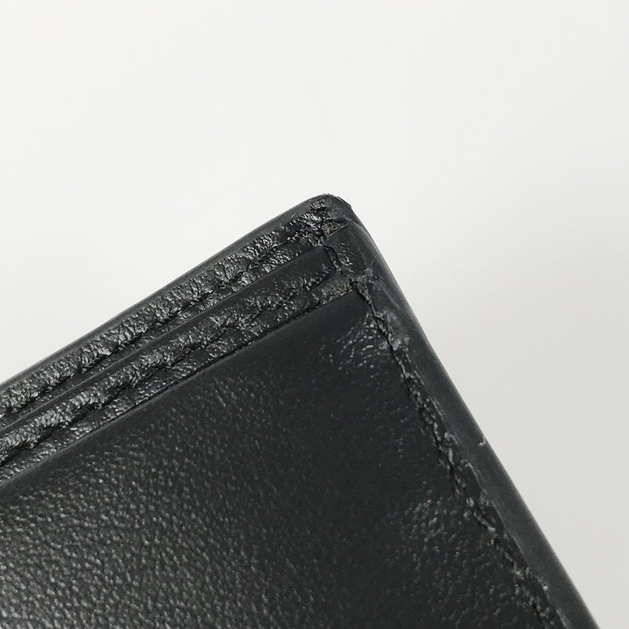 プラダ 二つ折り財布