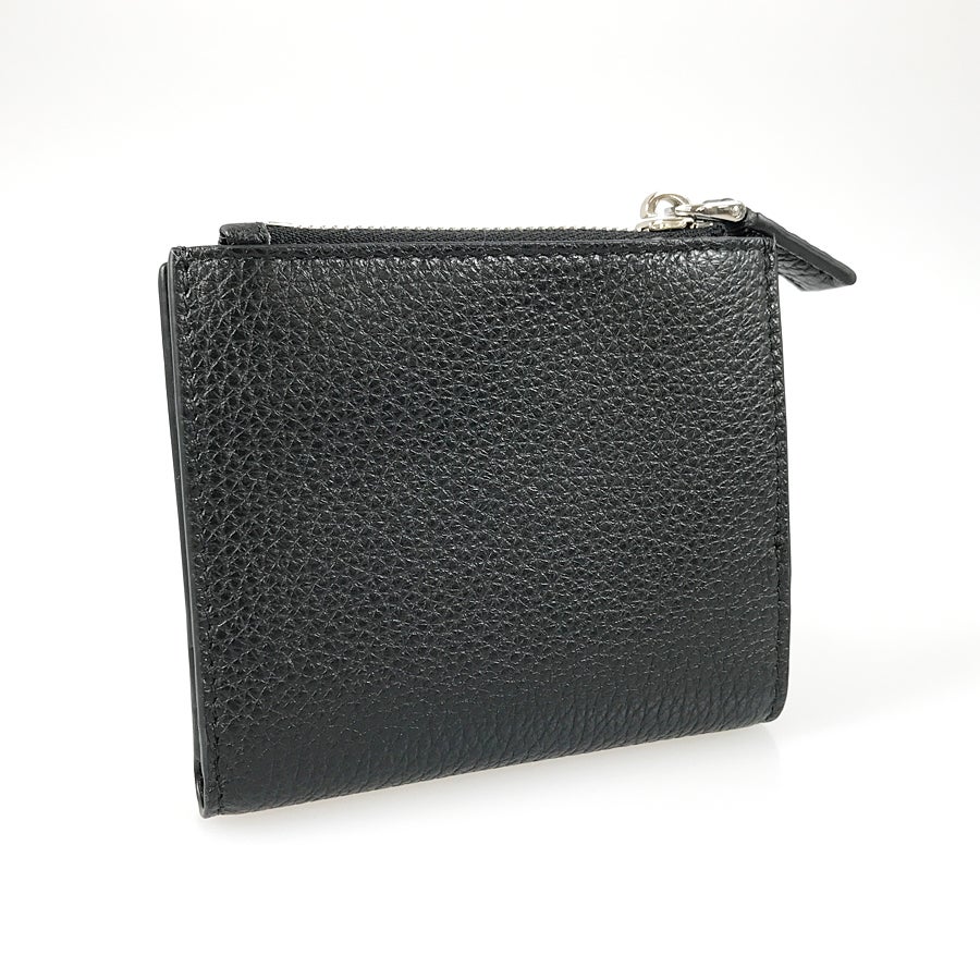 プラダ 二つ折り財布