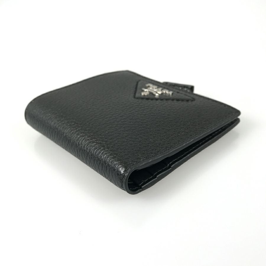 プラダ 二つ折り財布