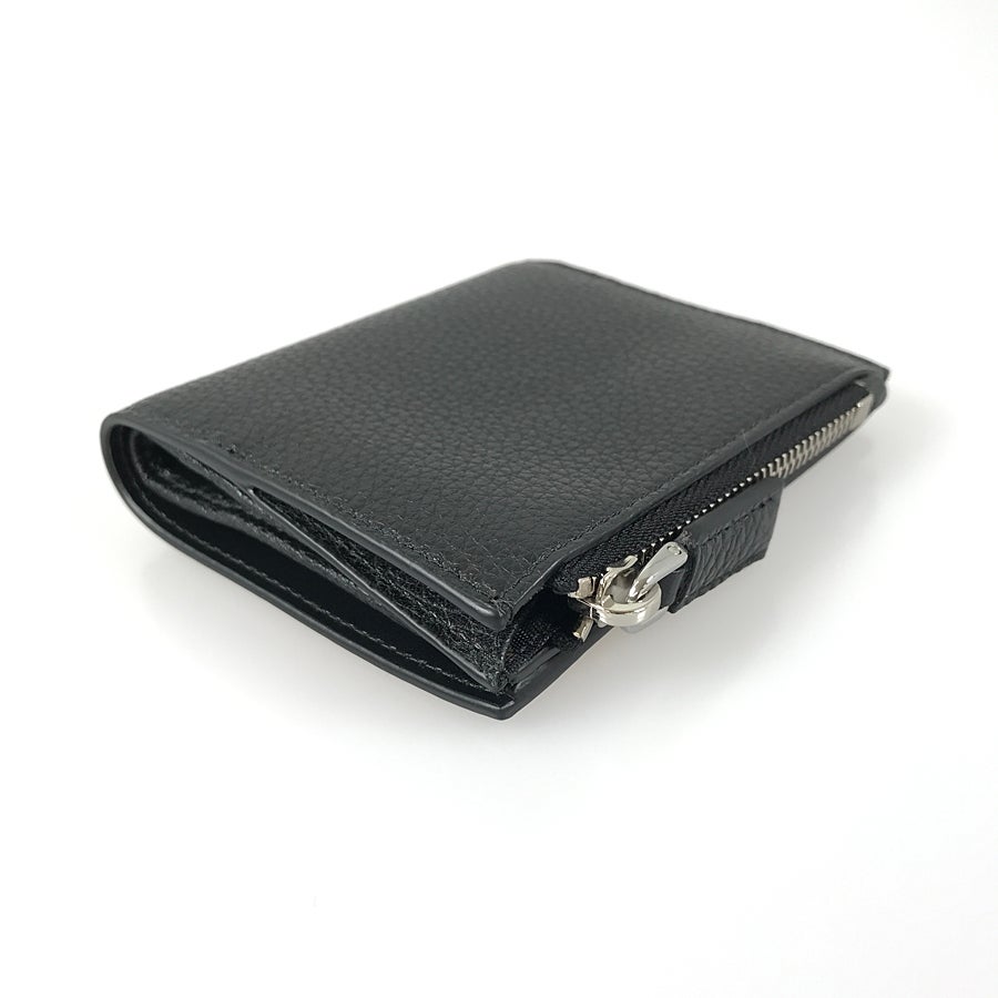 プラダ 二つ折り財布