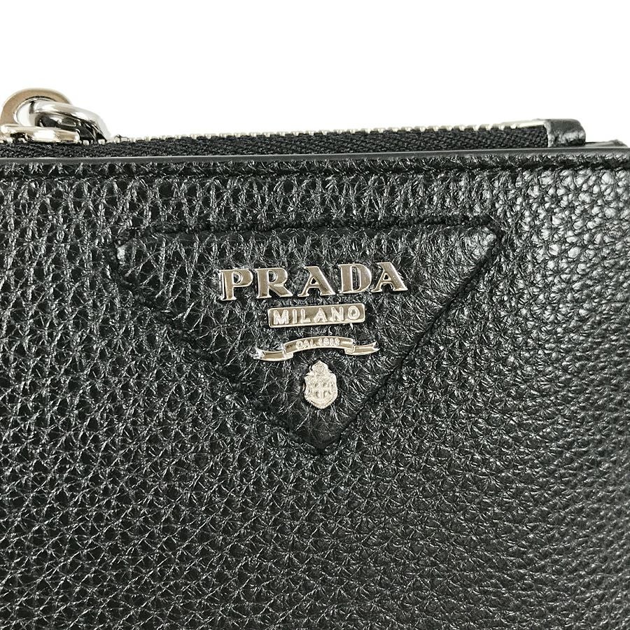 プラダ 二つ折り財布