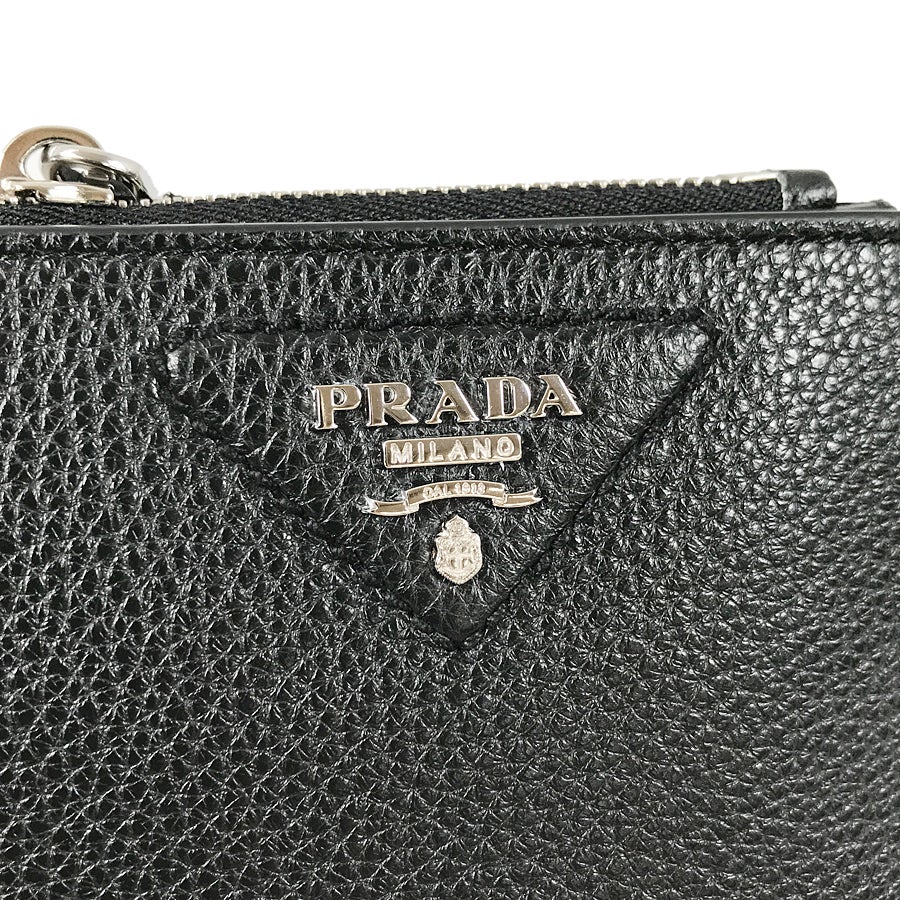 プラダ 二つ折り財布
