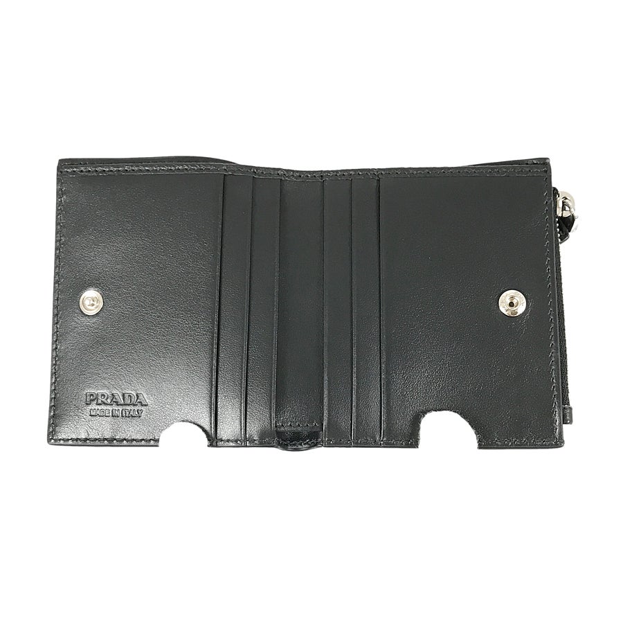 プラダ 二つ折り財布