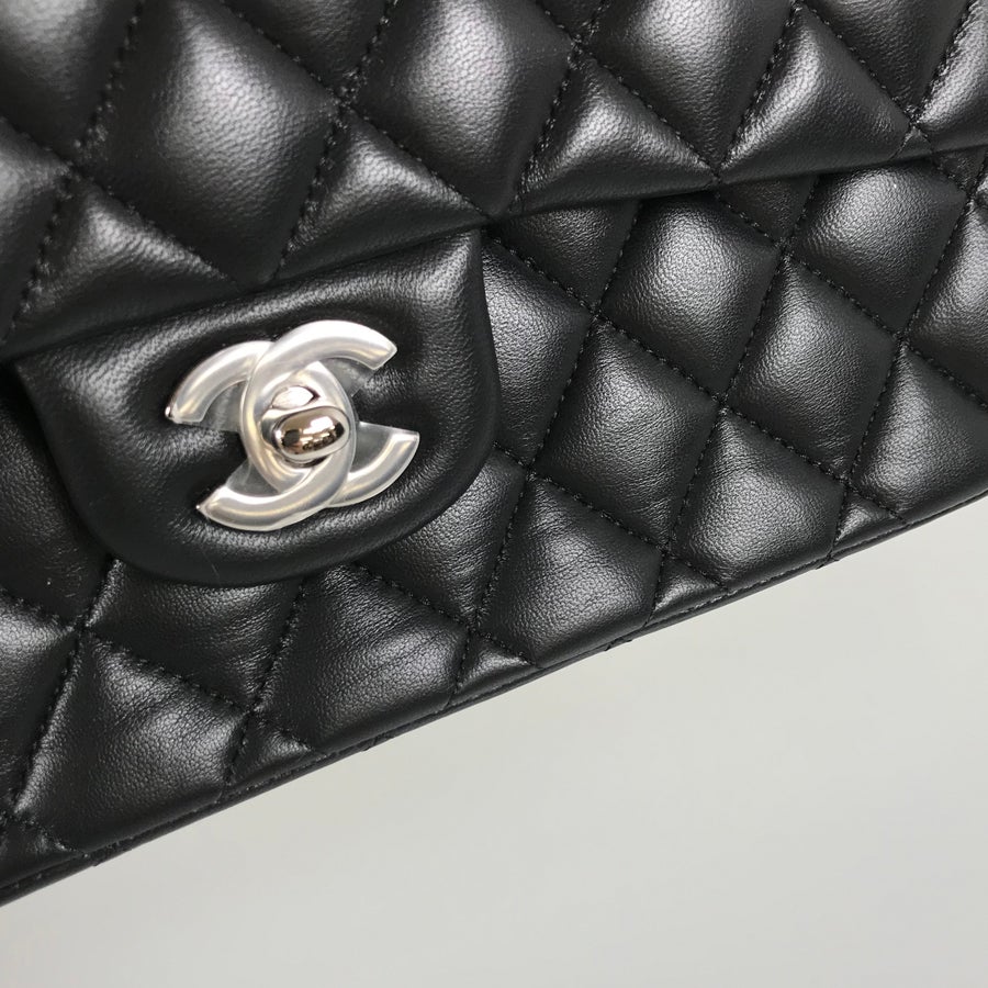 シャネル ショルダーバッグ