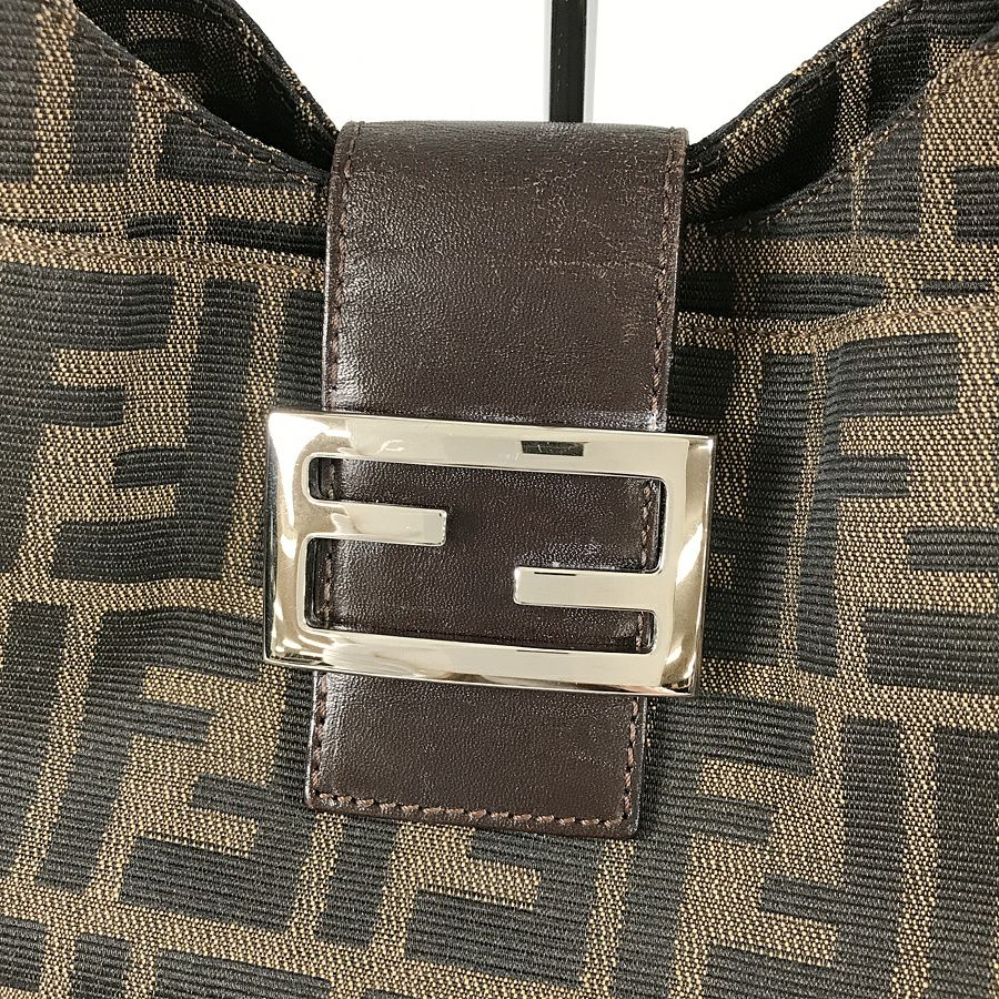 フェンディ ショルダーバッグ