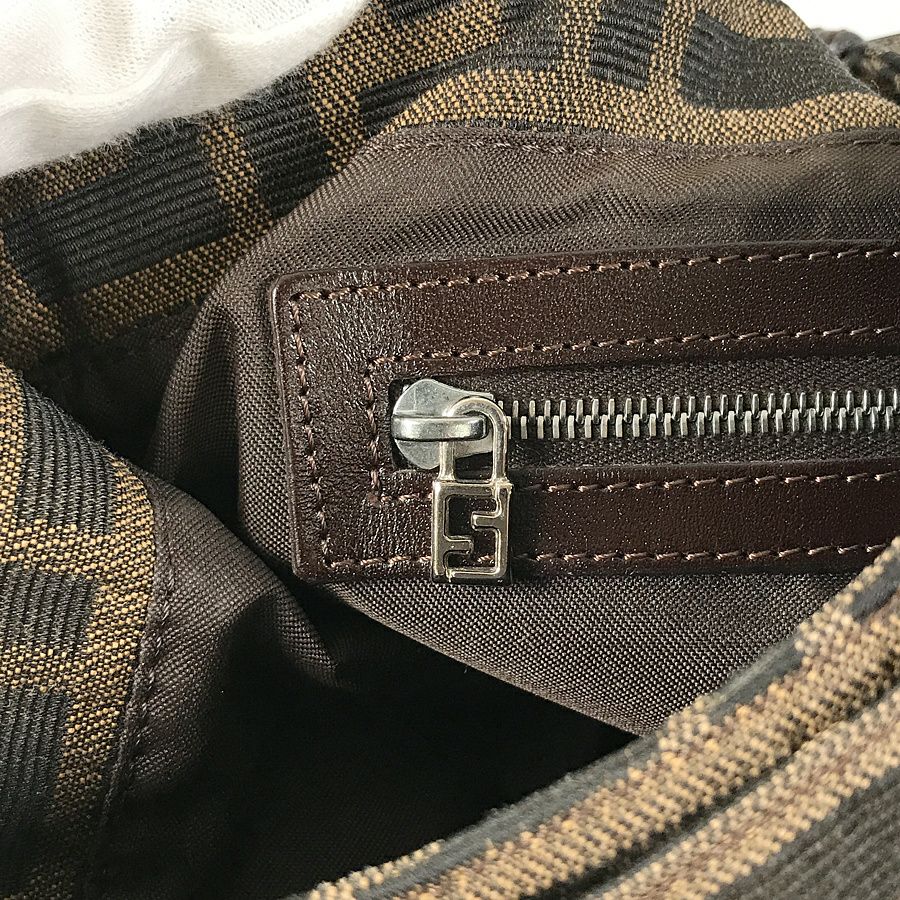 フェンディ ショルダーバッグ