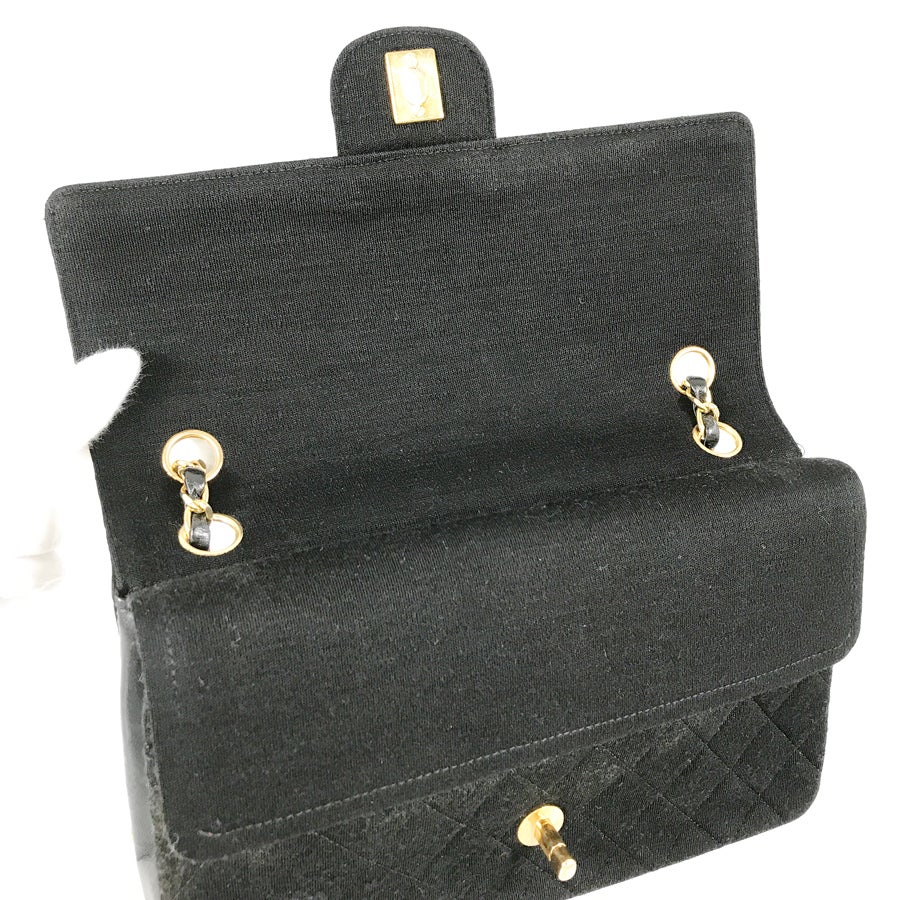 シャネル ショルダーバッグ