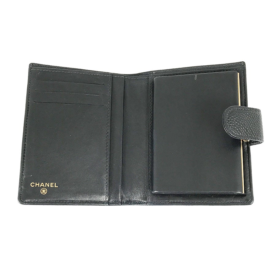 シャネル 二つ折り財布