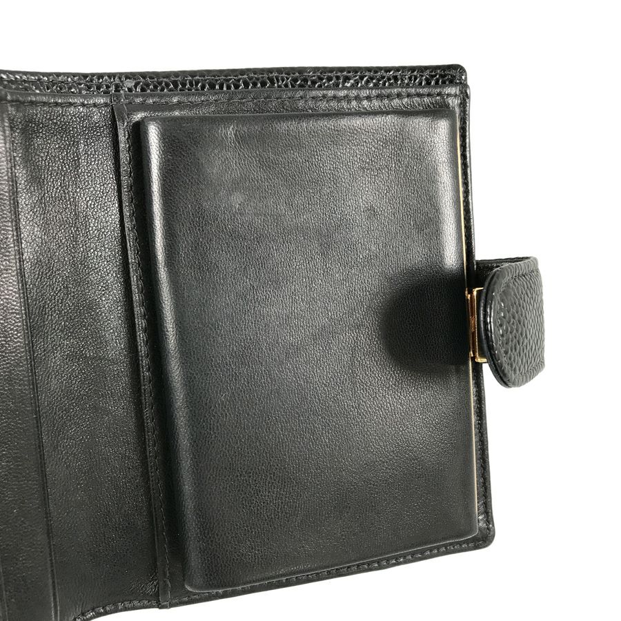 シャネル 二つ折り財布