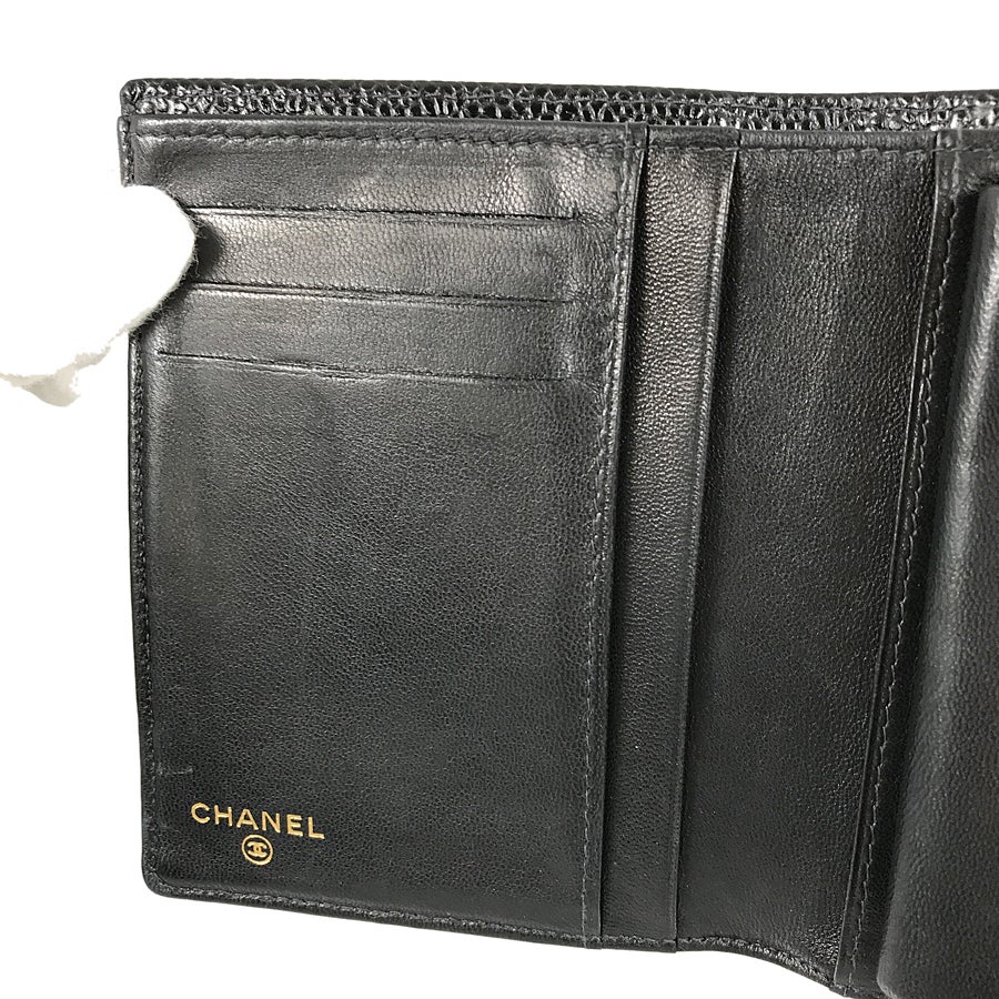 シャネル 二つ折り財布
