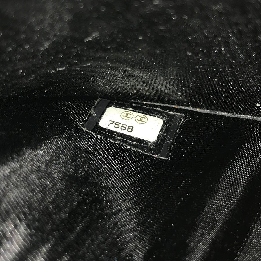 シャネル 二つ折り財布