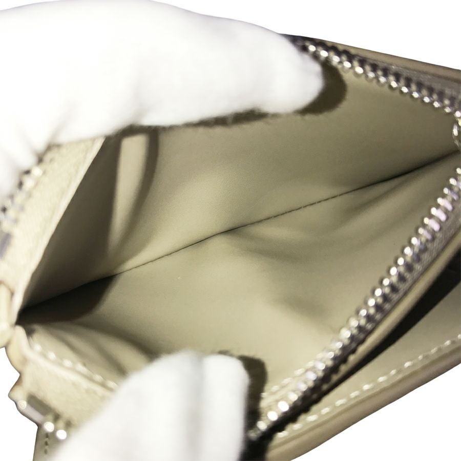 ロエベ 二つ折り財布