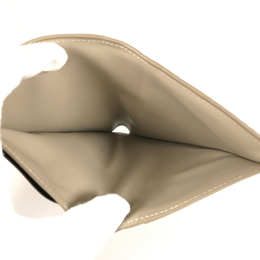 ロエベ 二つ折り財布