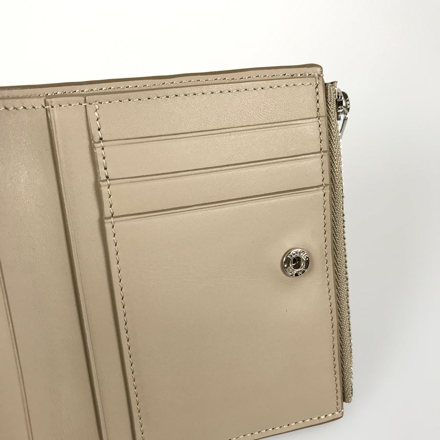 ロエベ 二つ折り財布