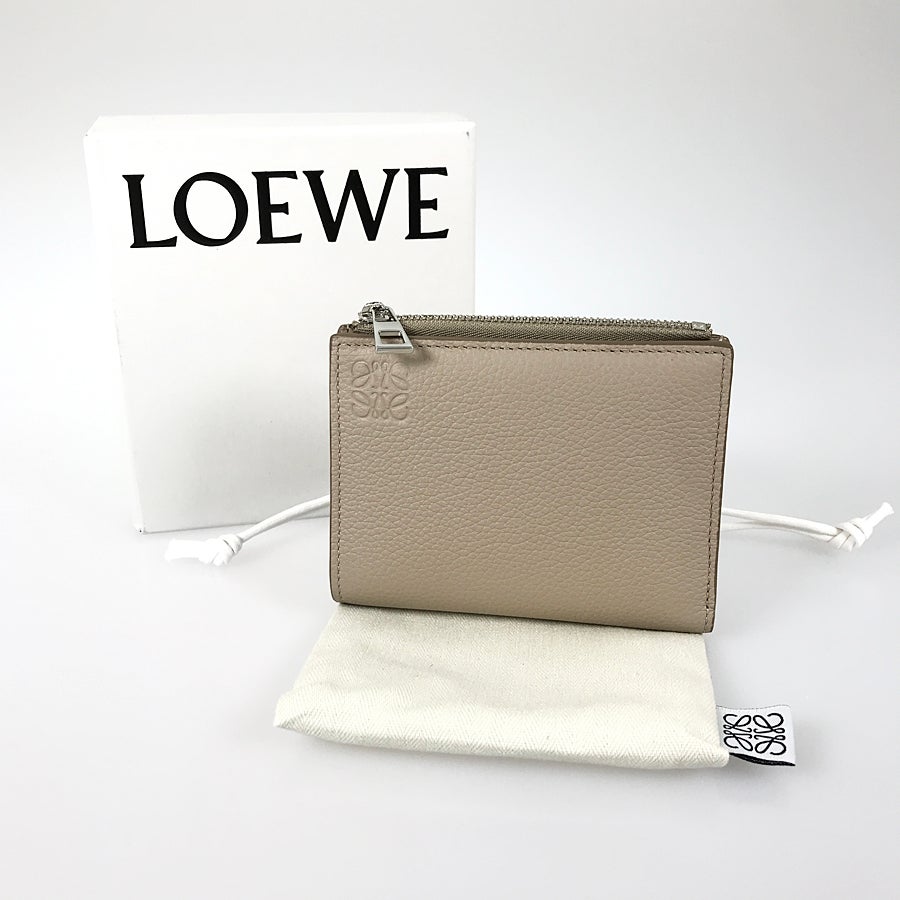 ロエベ 二つ折り財布