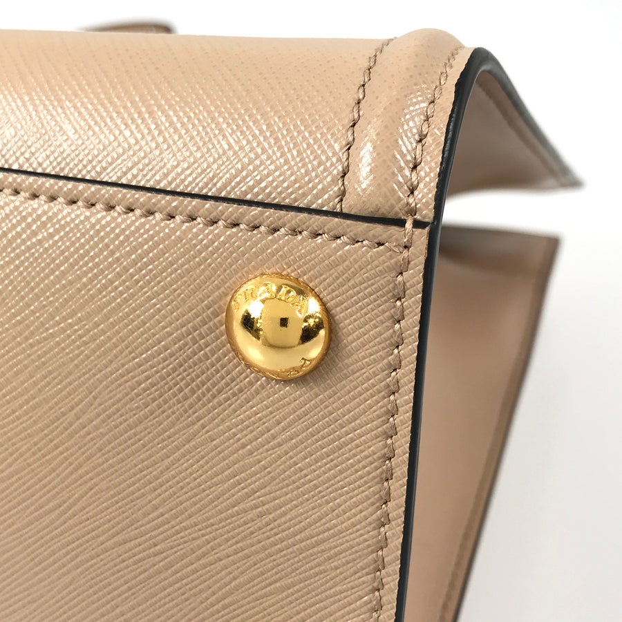 プラダ ハンドバッグ