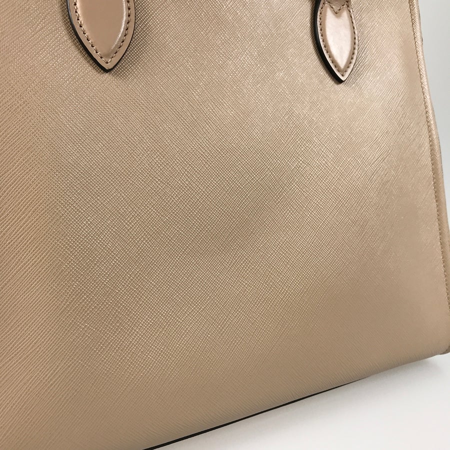 プラダ ハンドバッグ