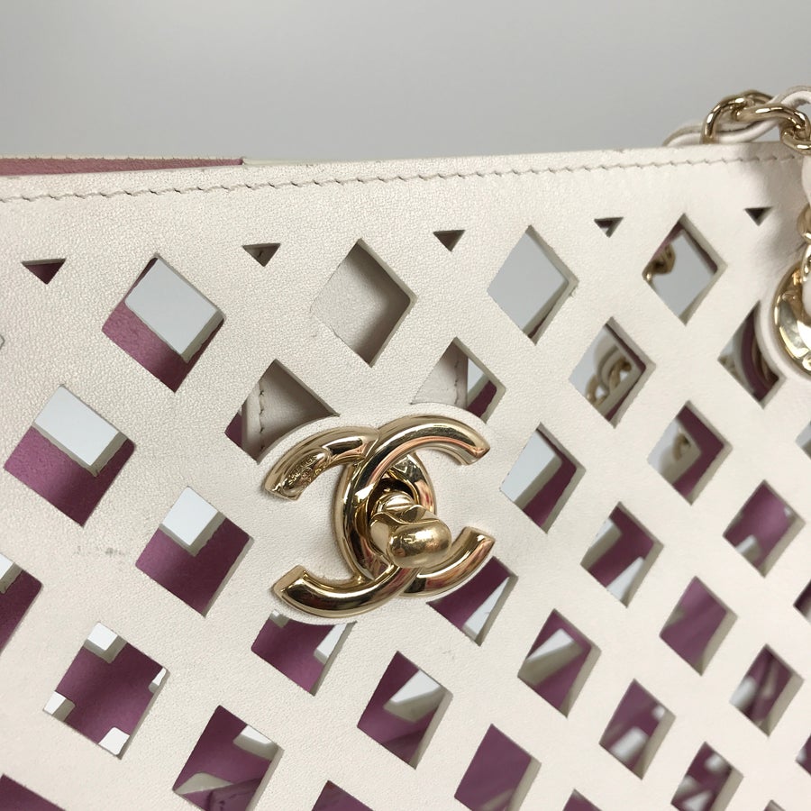 シャネル ショルダーバッグ