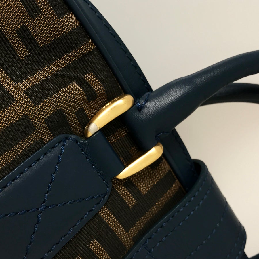 フェンディ ハンドバッグ