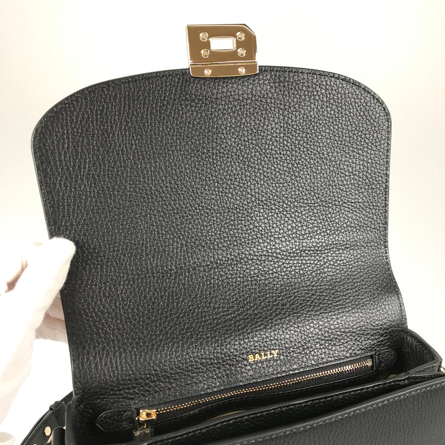 バリー ショルダーバッグ