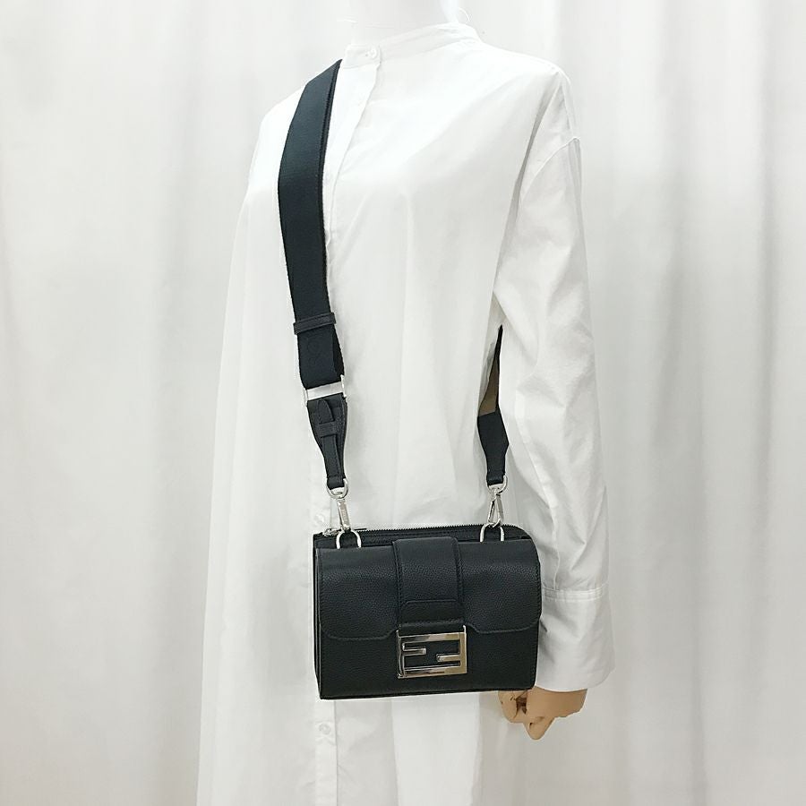 フェンディ ショルダーバッグ