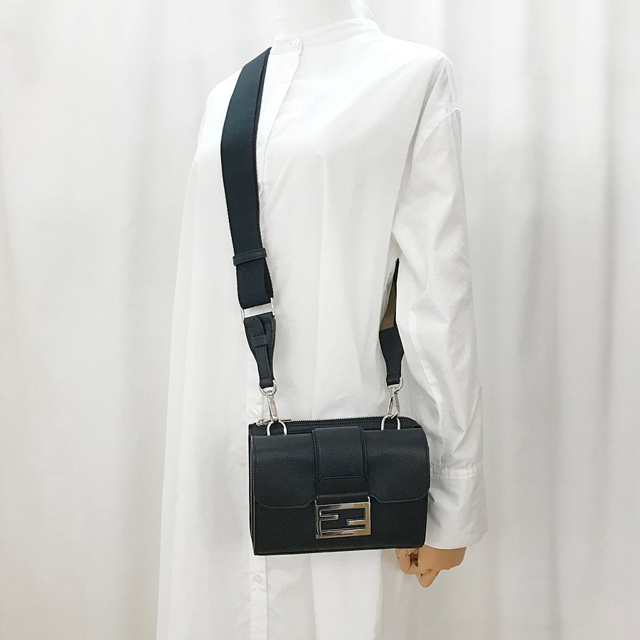 フェンディ ショルダーバッグ