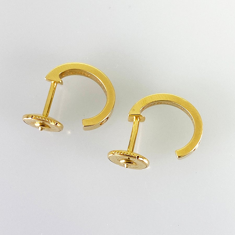 カルティエ ピアス