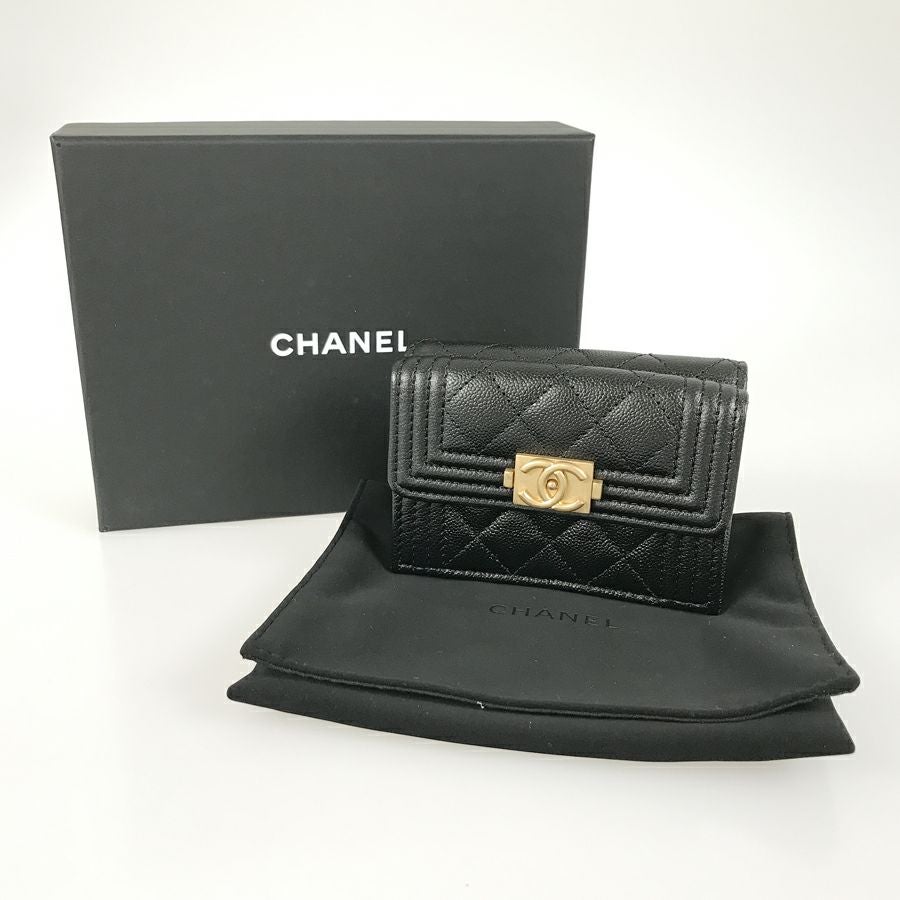 シャネル 三つ折り財布