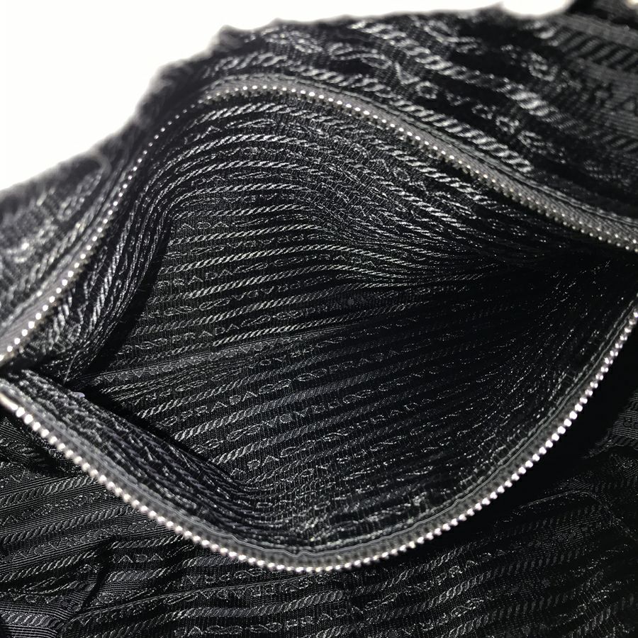 プラダ ショルダーバッグ