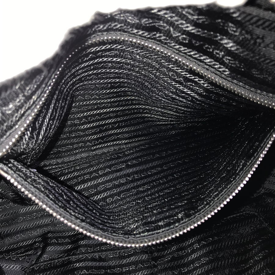 プラダ ショルダーバッグ