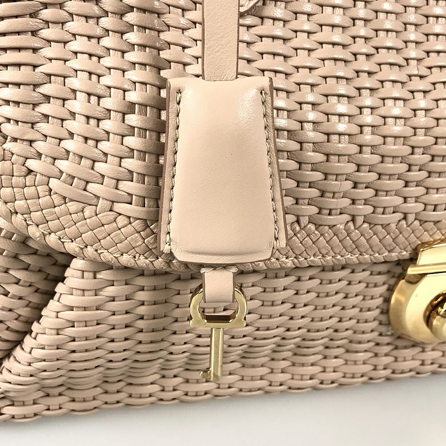 サルヴァトーレフェラガモ トートバッグ