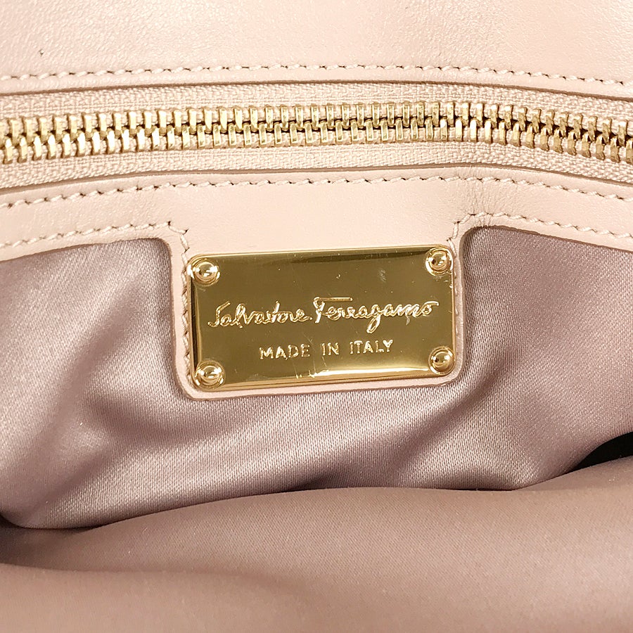 サルヴァトーレフェラガモ トートバッグ