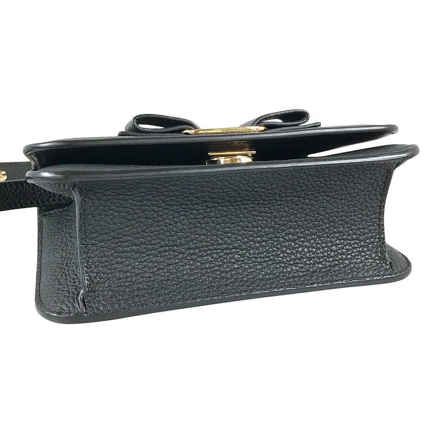 サルヴァトーレフェラガモ ショルダーバッグ