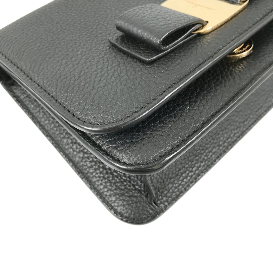 サルヴァトーレフェラガモ ショルダーバッグ