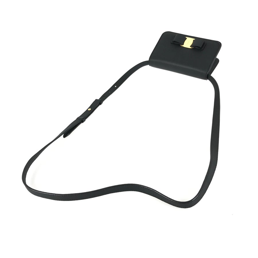 サルヴァトーレフェラガモ ショルダーバッグ